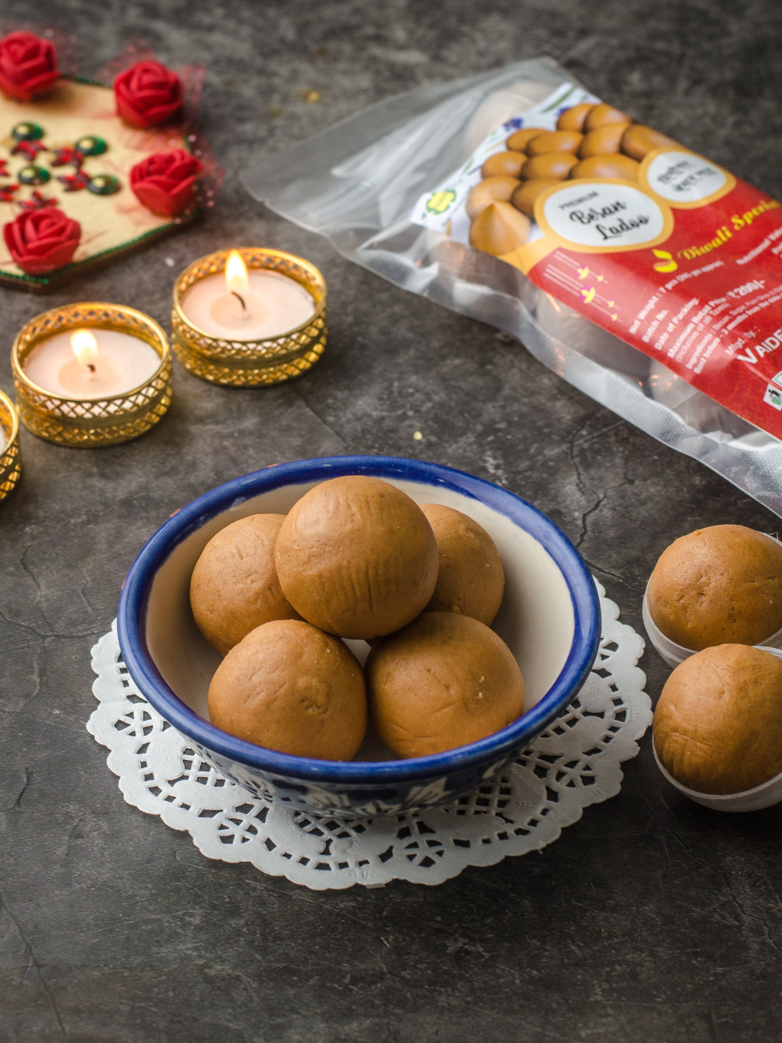 Besan Ladoo (with Sugar)