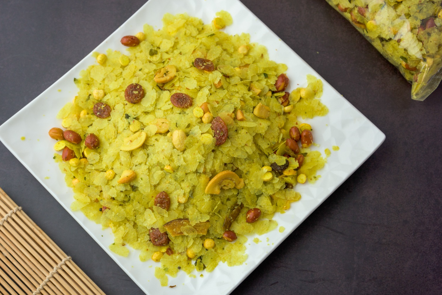 Kaju Kismis Poha Chiwda